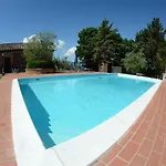 Cosy In Toscana With Outdoor Swimming Pool *