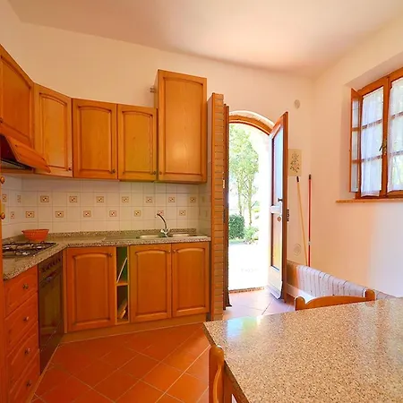 Cosy In Toscana With Outdoor Swimming Pool *