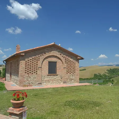 Cosy In Toscana With Outdoor Swimming Pool Дом отдыха