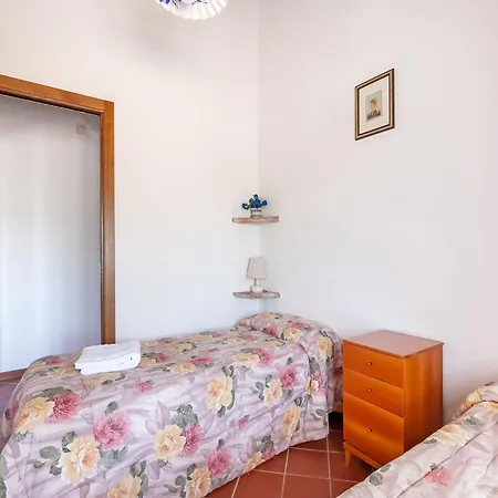 Cosy In Toscana With Outdoor Swimming Pool 度假居 *